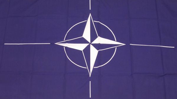 NATO Flagga