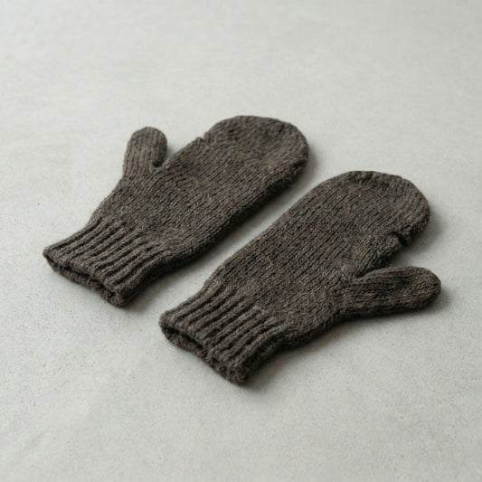 Tumvantar i ull – med fingerhål