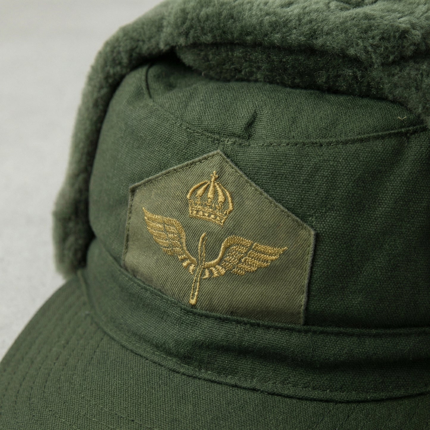 Svensk pälsmössa M59 med flygvapnet